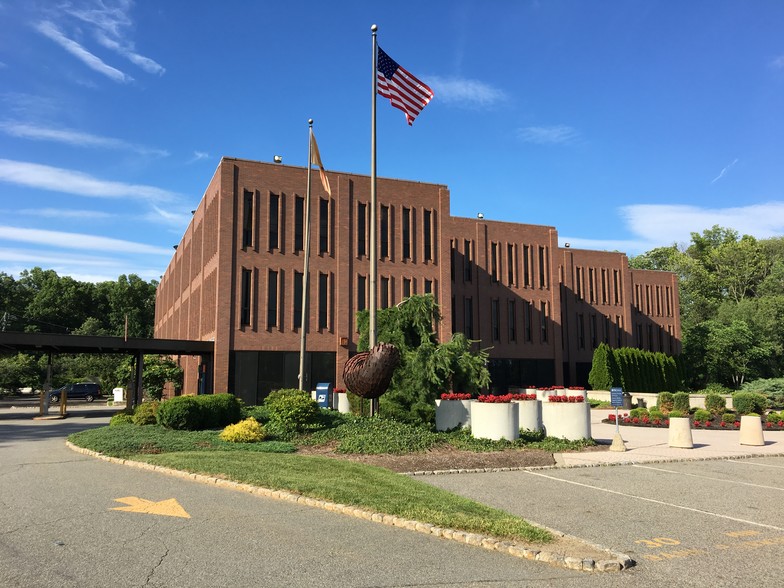 Primary Photo Of 2 Ridgedale Ave, Cedar Knolls Office For Lease