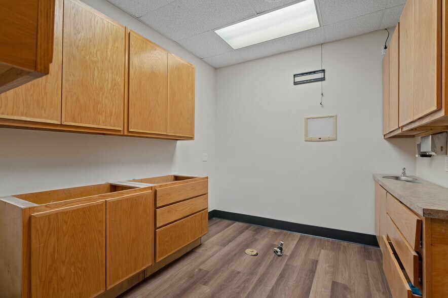 More Photos Of 3605 Interstate 30, Mesquite Medical For Lease