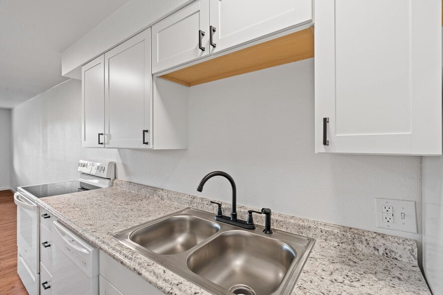 More Photos Of 1627 W 7th Ave, Spokane Apartments For Sale