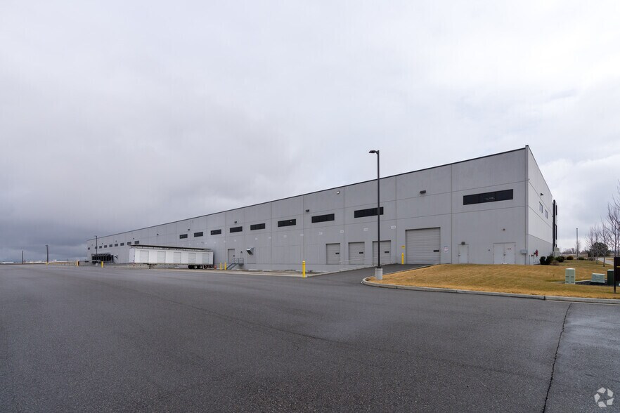 More Photos Of 9210 W Harlan Ln, Spokane Distribution For Lease