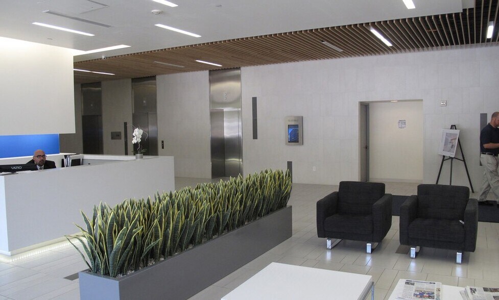 More Photos Of 150 S Los Robles Ave, Pasadena Office For Lease