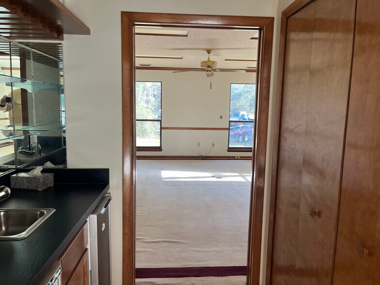 More Photos Of 2809 Blanding Blvd, Middleburg Office For Sale