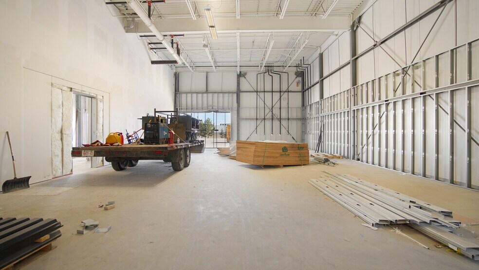 More Photos Of 931-1079 Parsons Rd SW, Edmonton Freestanding For Lease