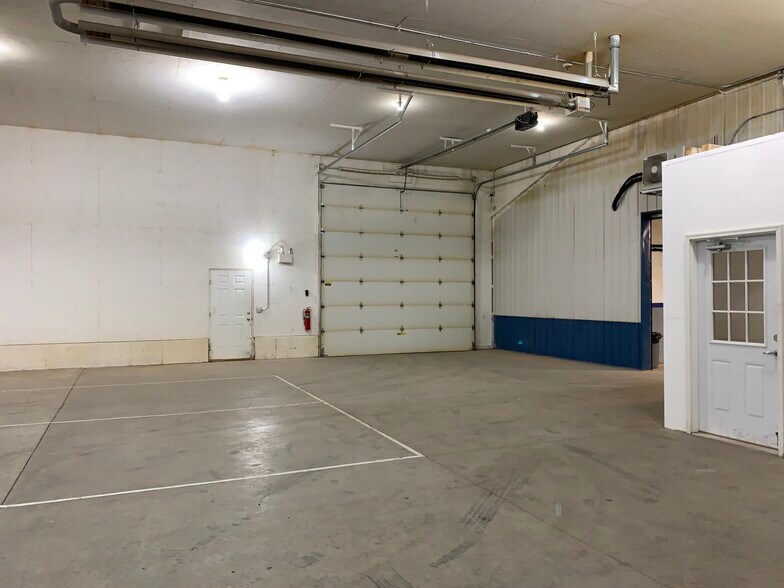 More Photos Of 5629 Bob Ln, Black Hawk Warehouse For Lease