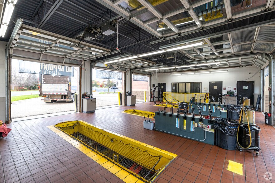 7479 Egan Dr, Savage, MN 55378 Auto Repair For Sale