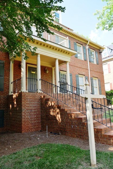 More Photos Of 1071 Cambridge Sq, Alpharetta Office For Sale