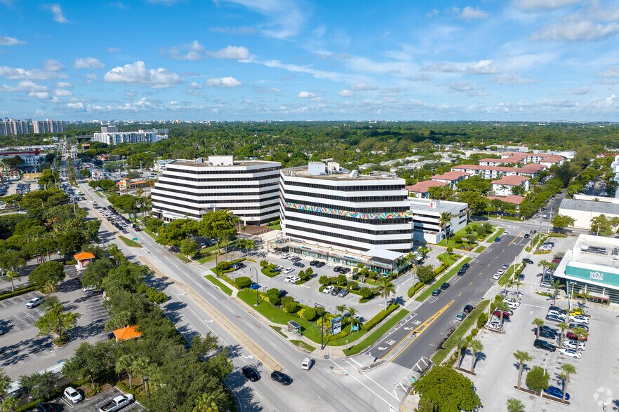 More Photos Of 11900 Biscayne Blvd, North Miami Office For Lease