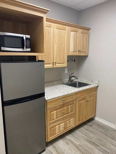 More Photos Of 6421 S FM 1788, Midland Warehouse For Lease
