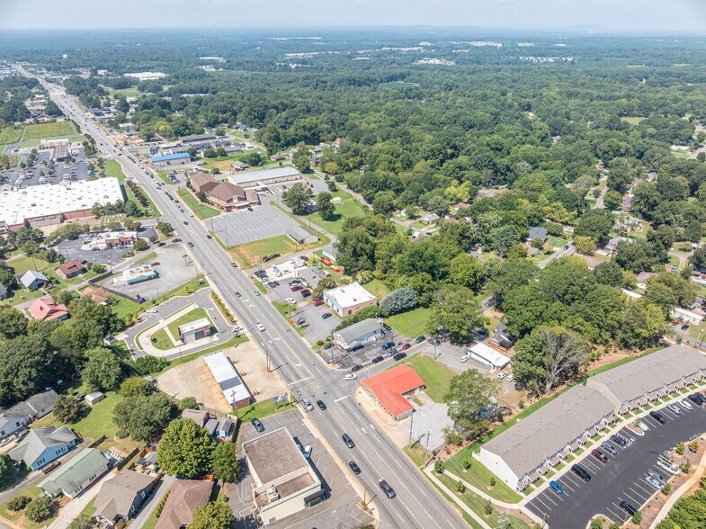 More Photos Of 2303 E Main St, Lincolnton Office For Sale
