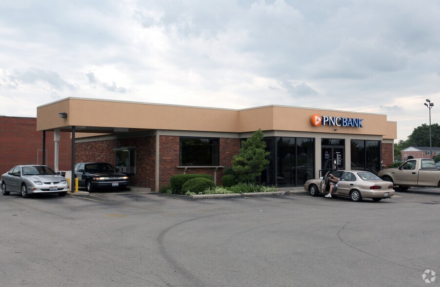 More Photos Of 706 W National Rd, Vandalia Bank For Sale