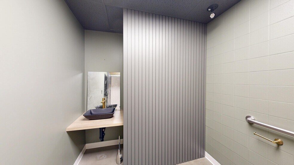 More Photos Of 4810 50 st, Stettler Flex For Lease