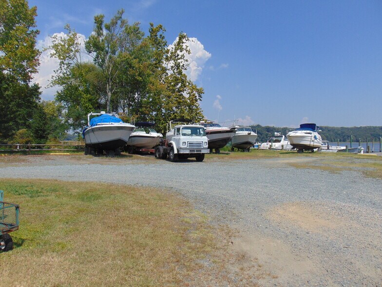 More Photos Of 121 Willow Landing Rd, Stafford Marina For Sale