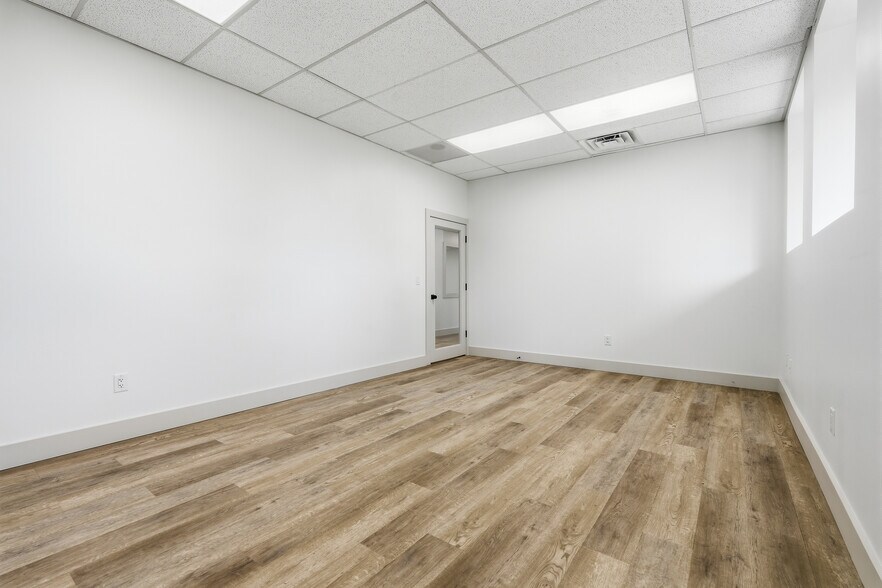 More Photos Of 1130 Hooper Ave, Toms River Office For Lease