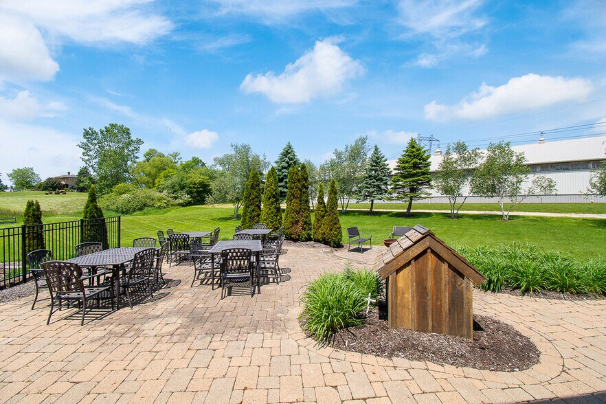 More Photos Of 5495 Meese Rd NE, Louisville Sports And Entertainment For Sale