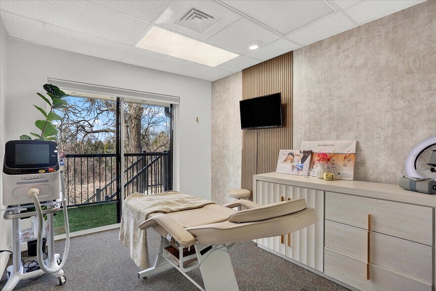 More Photos Of 1201 S Parker Rd, Denver Medical For Sale