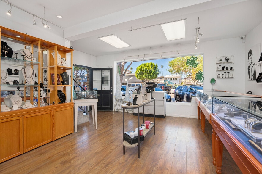 More Photos Of 224 Main St, Seal Beach Storefront For Sale