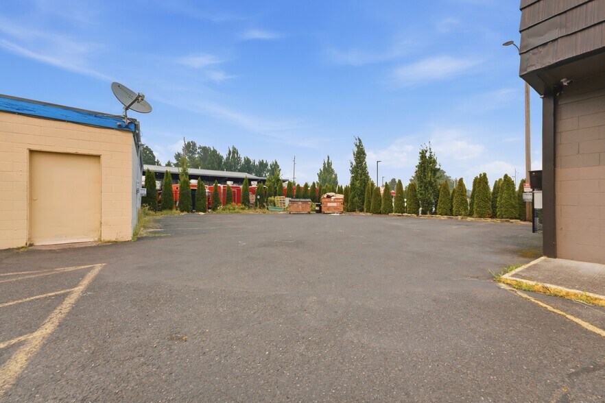 More Photos Of , Fairview General Retail For Sale