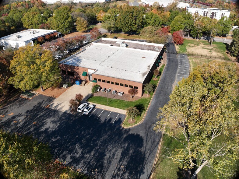 More Photos Of 3480 Lakemont Blvd, Fort Mill Light Distribution For Sale