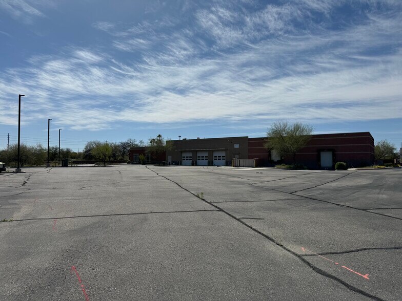 More Photos Of 3761 E Tennessee St, Tucson Warehouse For Lease