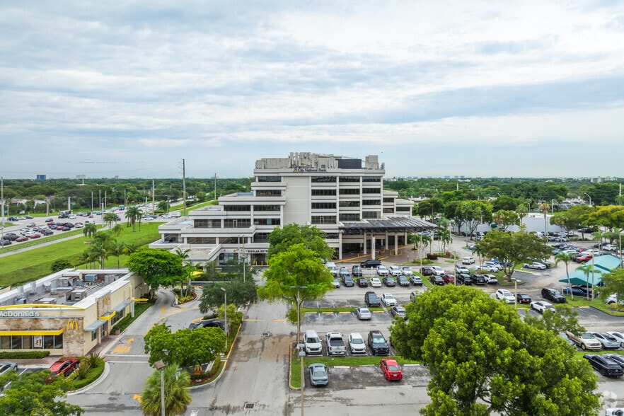 More Photos Of 7000 W Palmetto Park Rd, Boca Raton Office Residential For Lease
