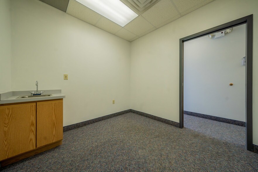 More Photos Of 12575 Rockside Rd, Garfield Heights Medical For Sale