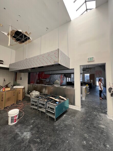 More Photos Of 13002-13006 Philadelphia St, Whittier Office For Lease