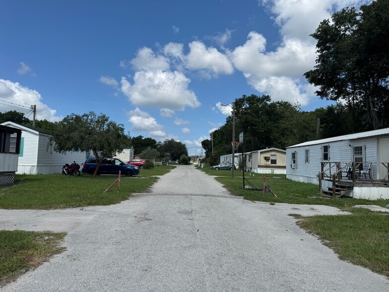 More Photos Of 6035 Norton Rd, Lakeland Manufactured Housing Mobile Home Park For Sale