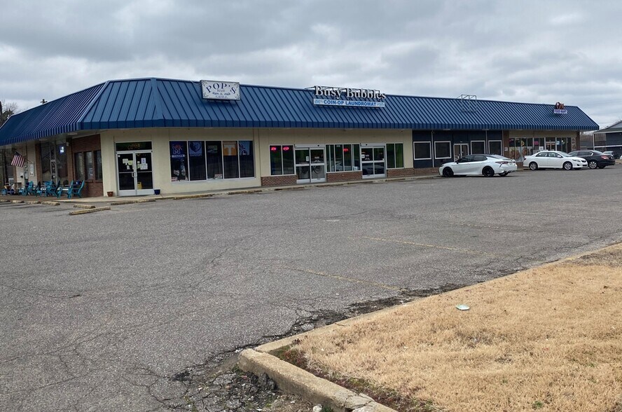 More Photos Of 6347-6359 E Navy Rd, Millington Freestanding For Sale