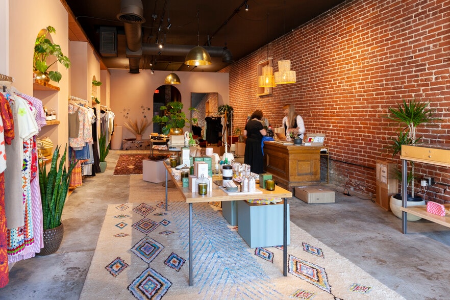 More Photos Of 5924 N Figueroa St, Los Angeles Storefront For Lease