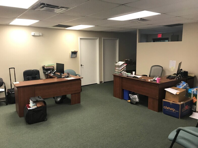 More Photos Of 6315 Presidential Ct, Fort Myers Office For Lease