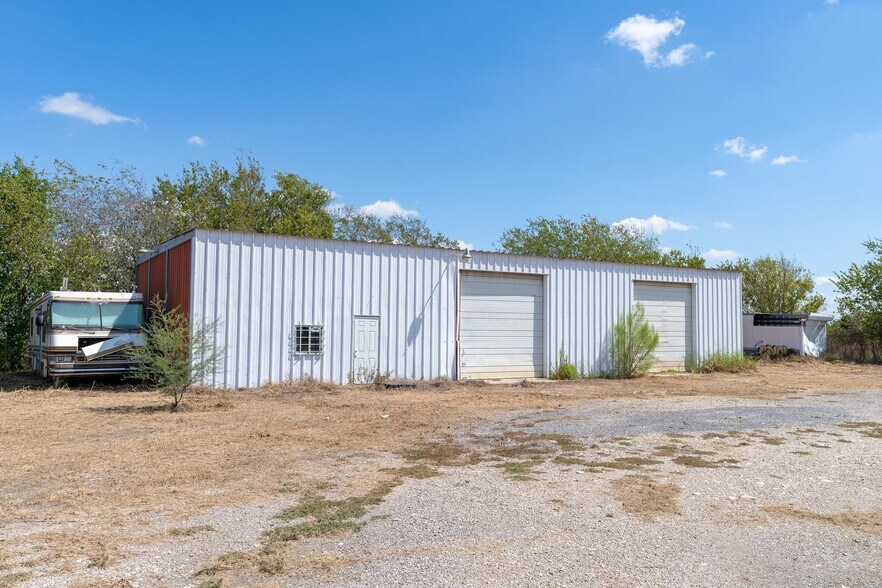 More Photos Of 8956 U.S. 183 Hwy, Lockhart Land For Sale