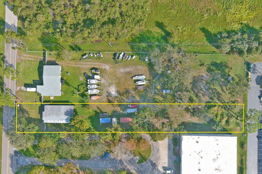 More Photos Of 426 S Plumosa St, Merritt Island General Retail For Sale