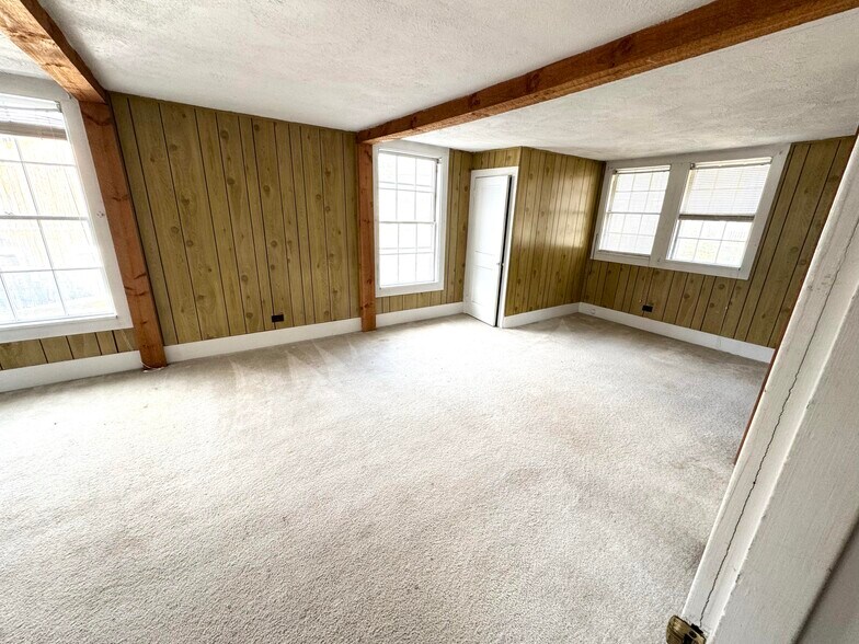 More Photos Of 2072 Main st, Londonderry Apartments For Sale