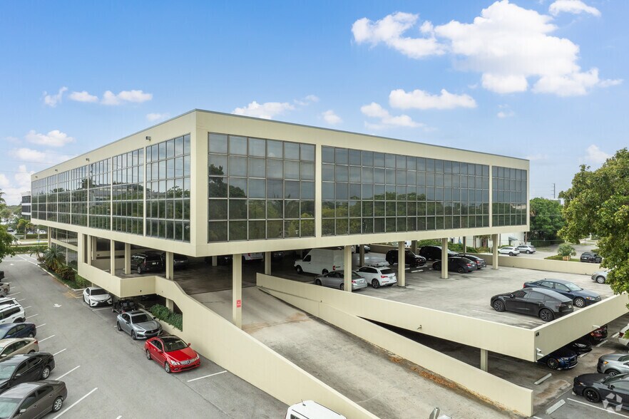 More Photos Of 631 US Highway 1, North Palm Beach Office For Lease