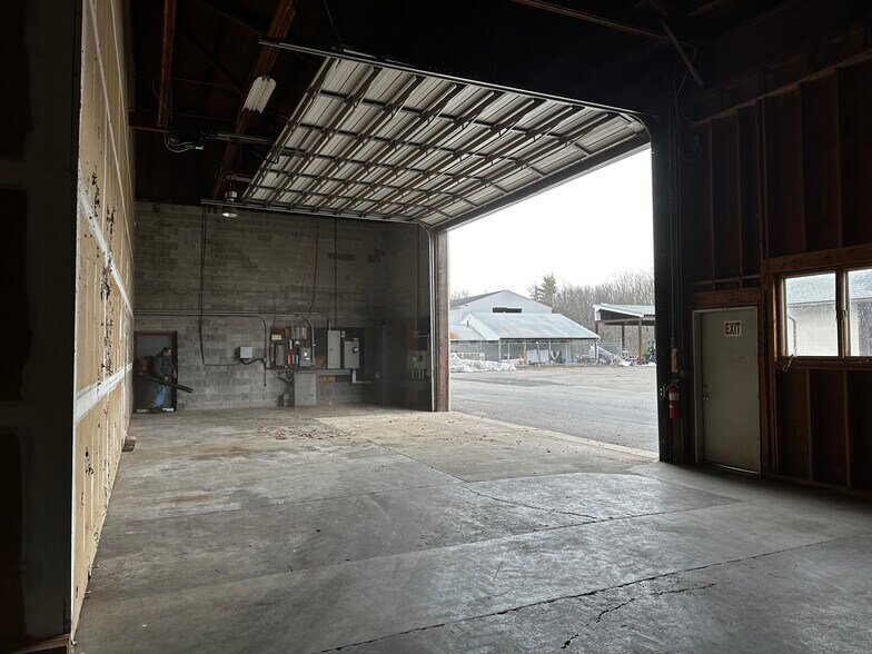 More Photos Of 61 Ffyler Pl, Suffield Unknown For Lease