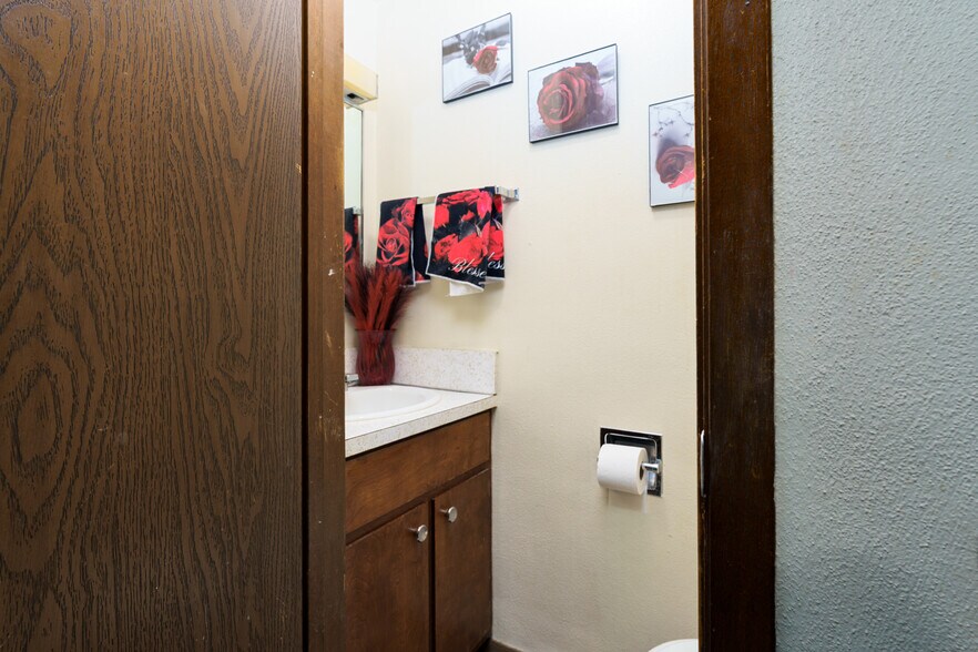 More Photos Of 210 Anderson Ln, Belleville Multifamily For Sale