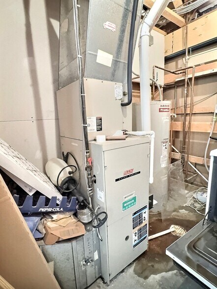 More Photos Of 1006 S Lawler, Mitchell Warehouse For Sale