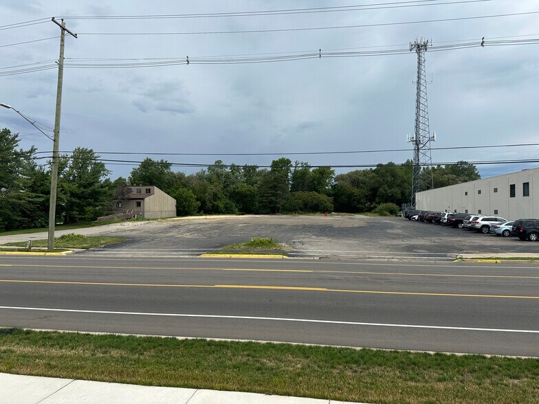 More Photos Of 499 E 8th St, Holland Land For Sale