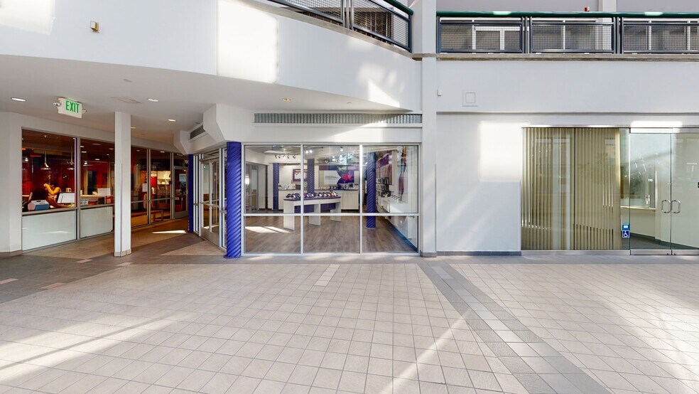 More Photos Of 2901-2929 K St, Sacramento Office For Lease