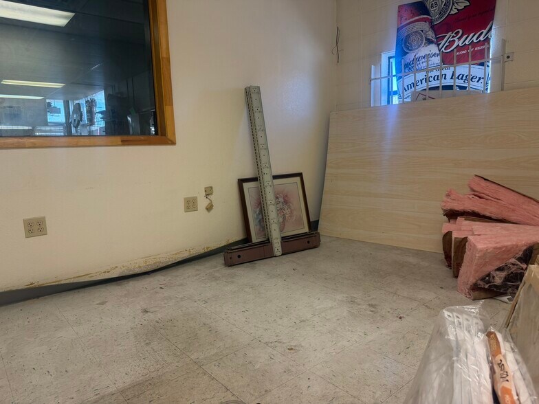More Photos Of 1460 Carr St, Lakewood Freestanding For Lease