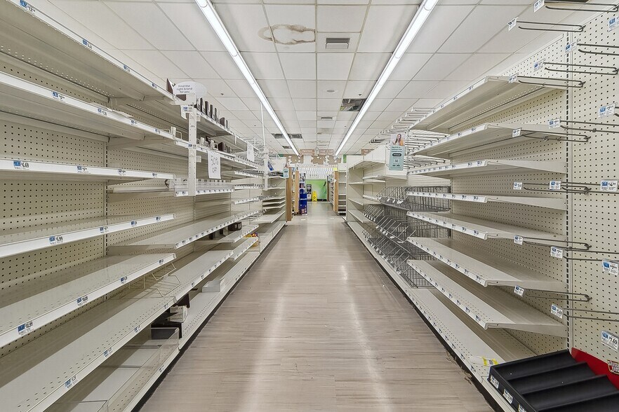 More Photos Of 277 Fairfield Ave, Waterbury Freestanding For Lease