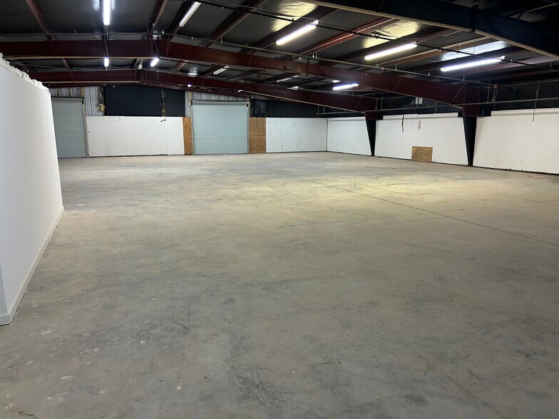 More Photos Of 2501 Commerce Cir, Tarrant Warehouse For Lease
