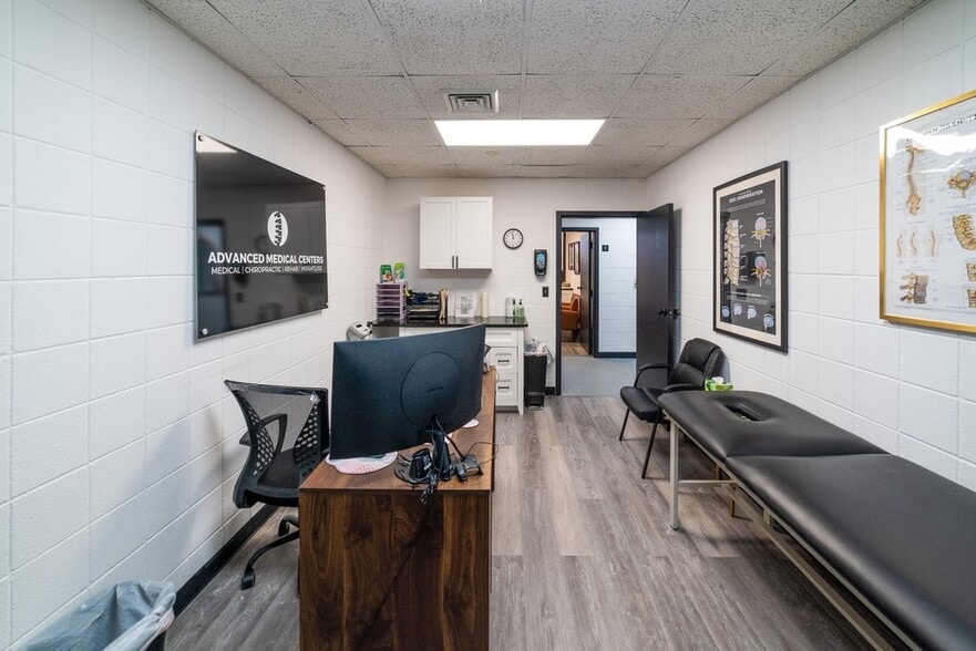 More Photos Of 926 Ross Clark Cir, Dothan Office For Lease
