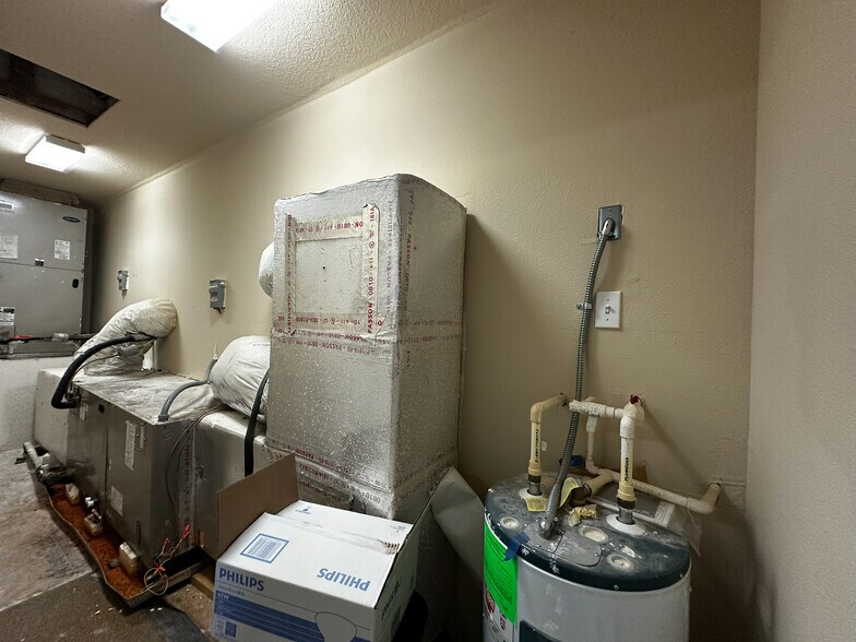 More Photos Of 170 Fitzgerald Rd, Lakeland Office For Lease