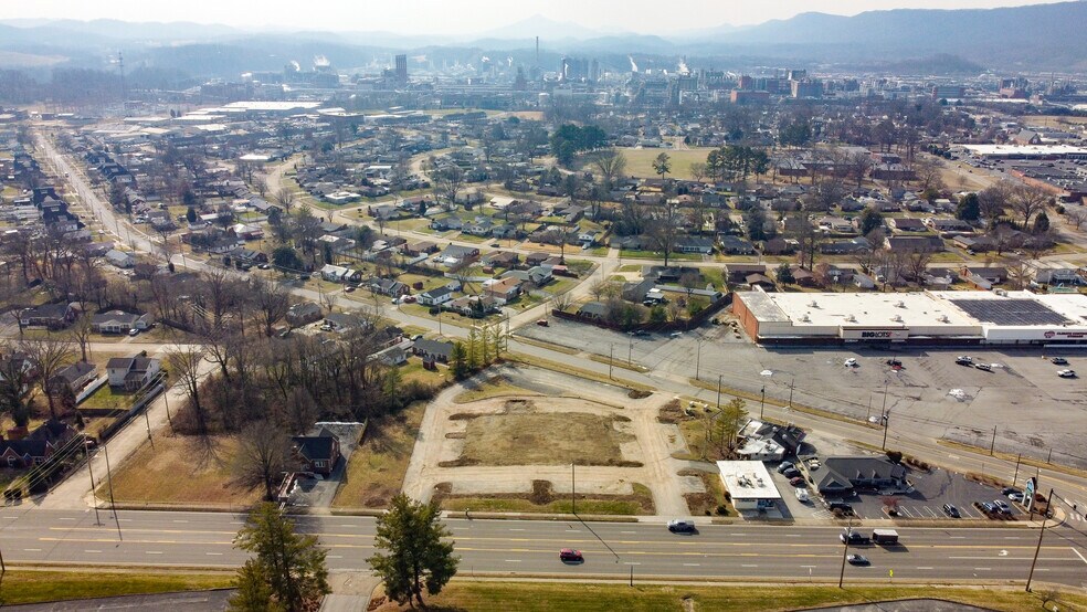 More Photos Of 2060 Fort Henry Dr, Kingsport Land For Sale