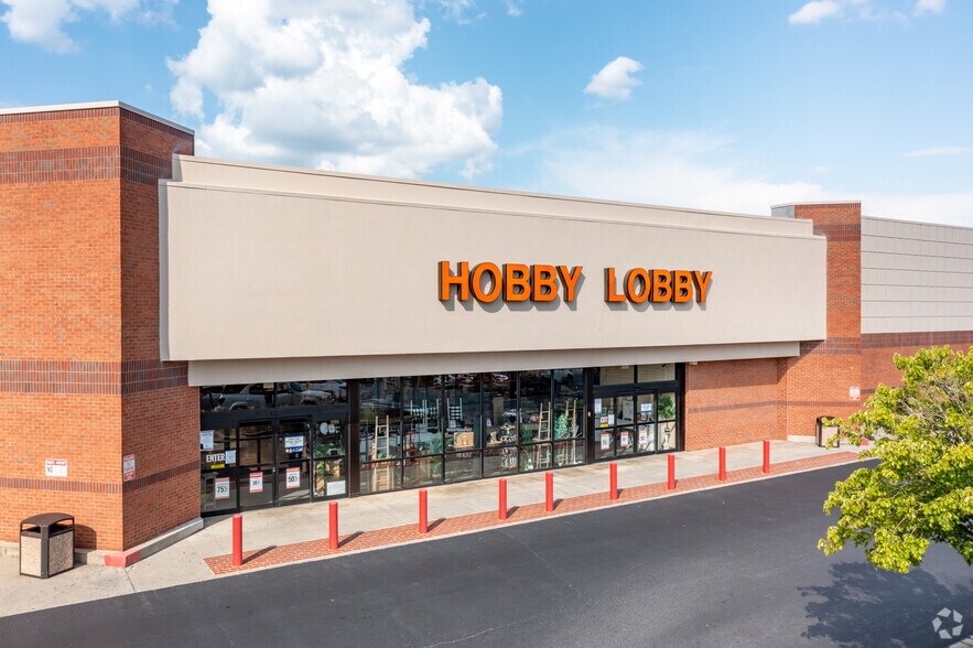 More Photos Of 5805 State Bridge Rd, Duluth Unknown For Lease