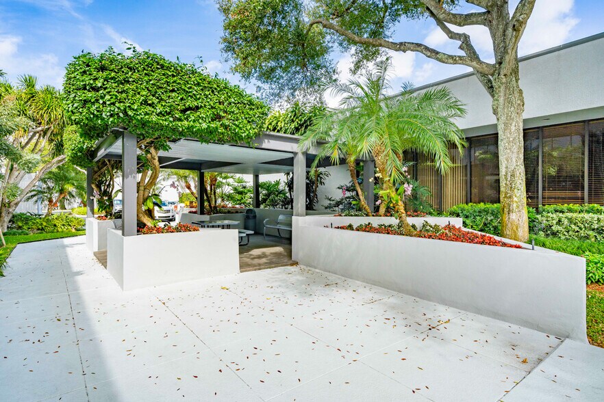 More Photos Of 2841 W Cypress Creek Rd, Fort Lauderdale Medical For Lease