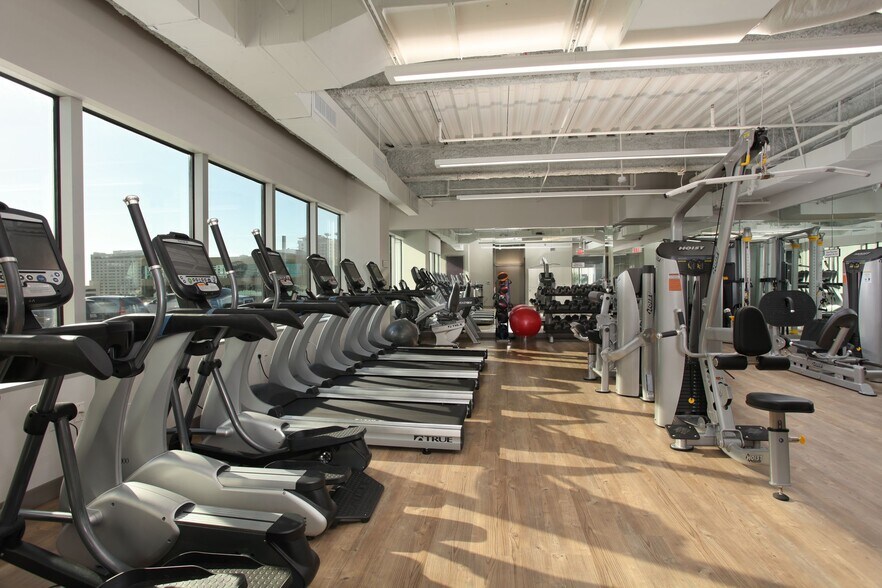 More Photos Of 360 Central Ave, Saint Petersburg Office For Lease