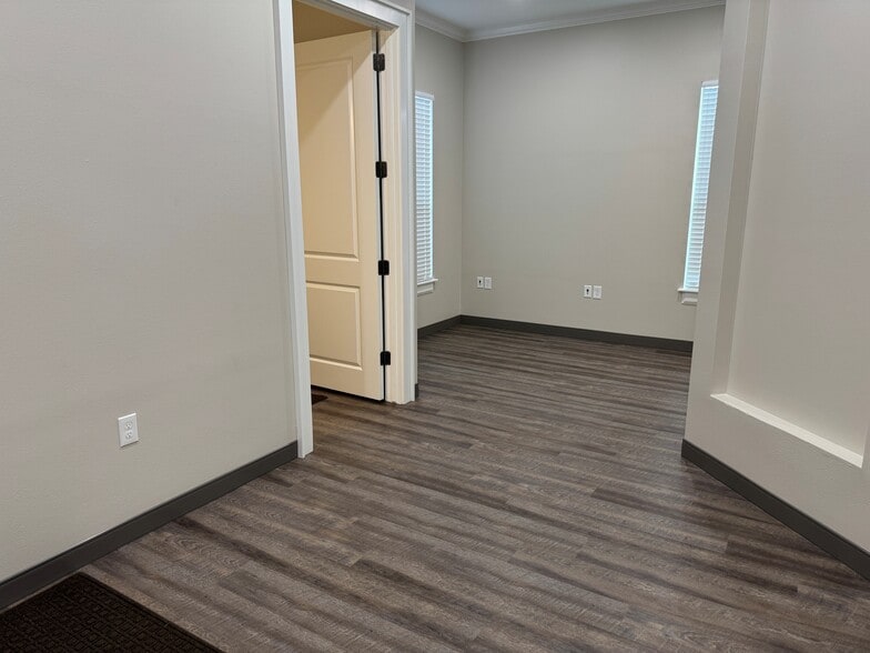 More Photos Of 3604 S Cooper St, Arlington Office For Lease