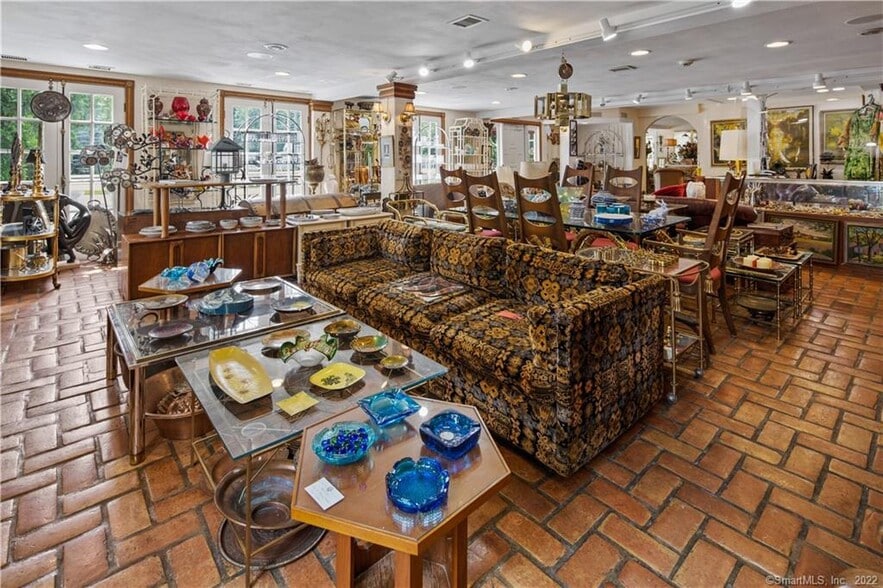 More Photos Of 4 Long Ridge Rd, Redding General Retail For Sale